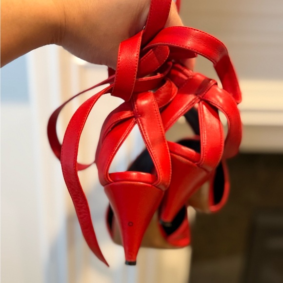 Chic Red Women's Shoes - Picture 10 of 17